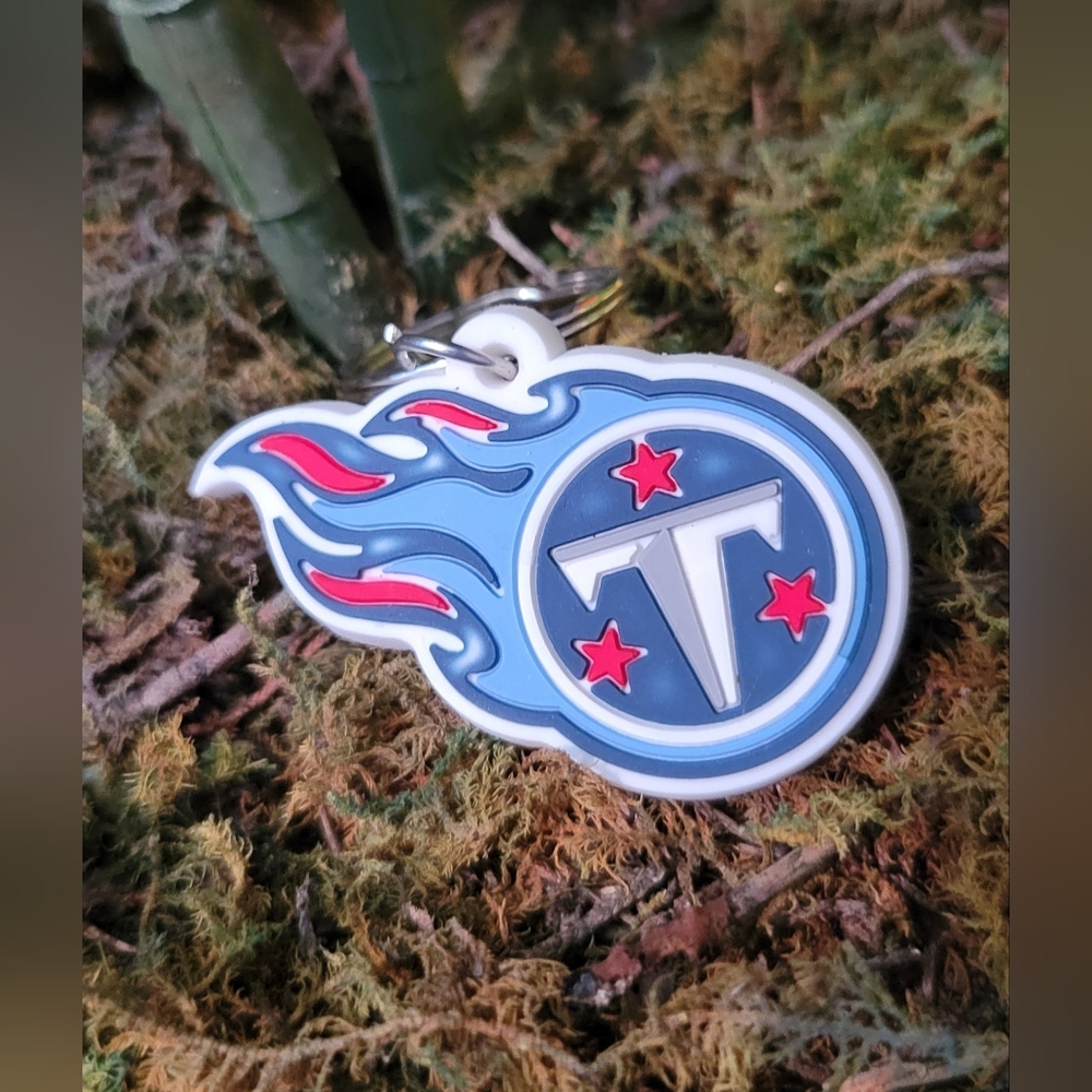 Tennessee Titans 2.5" Keychain, NFL Rubber Titans Logo - Picture 3 of 5